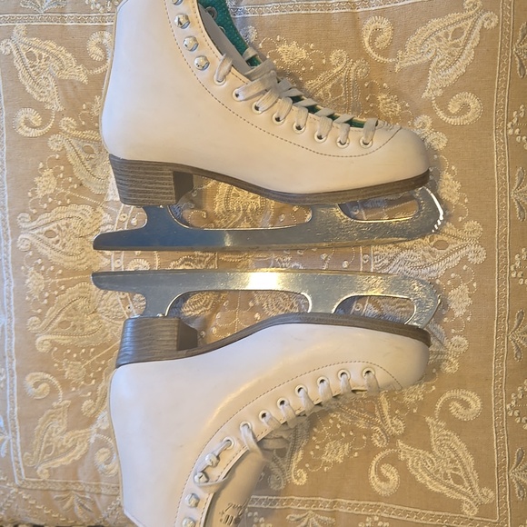 Riedell Opal Ice Skates Size 5 - Picture 2 of 9
